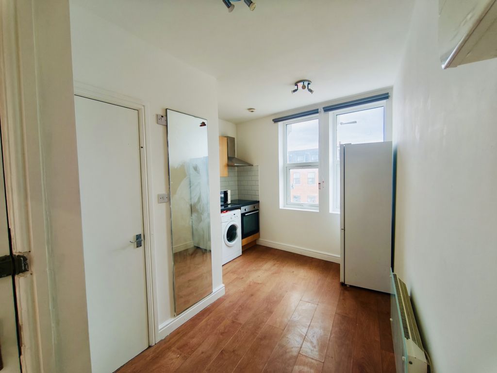 Property photo 1 of 6 2 Bed Flat To Rent Walworth Road, London Se17 1Je
