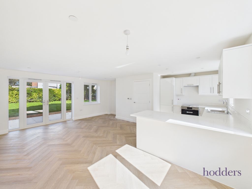 Property photo 2 of 39 Picture No. 25