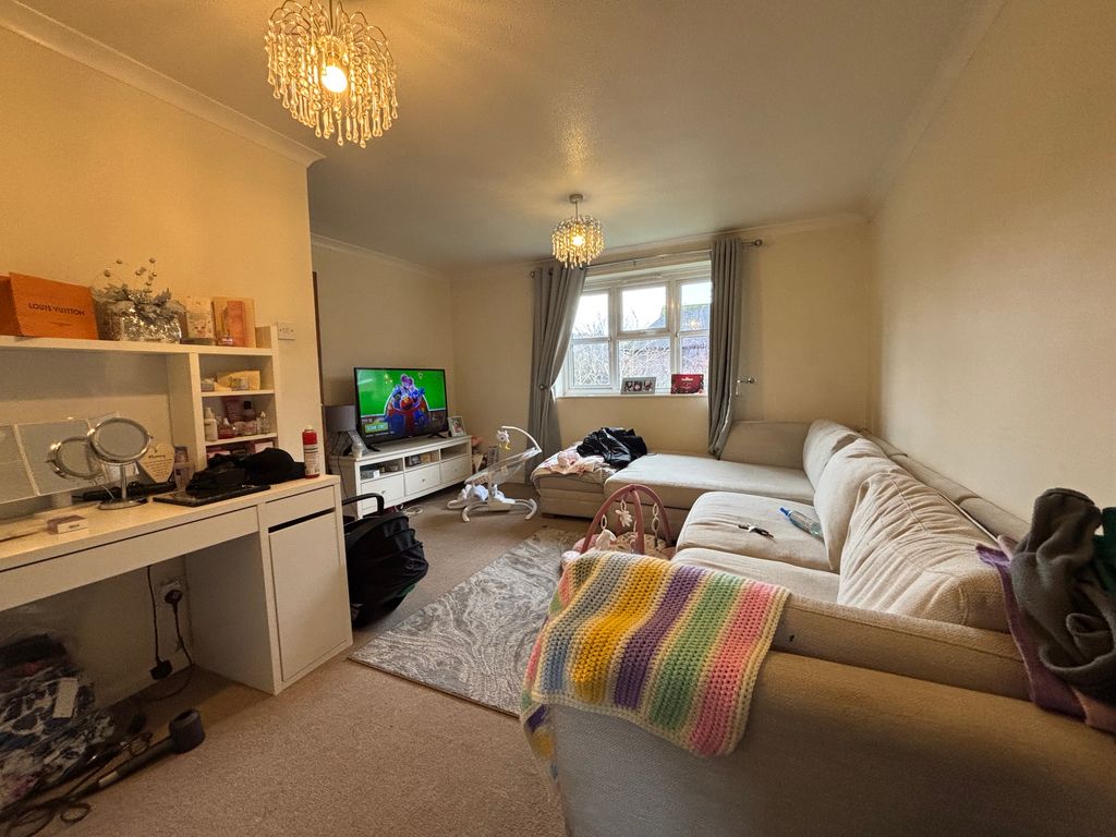 Property photo 3 of 6