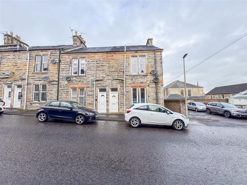 Property photo 1 of 15 External