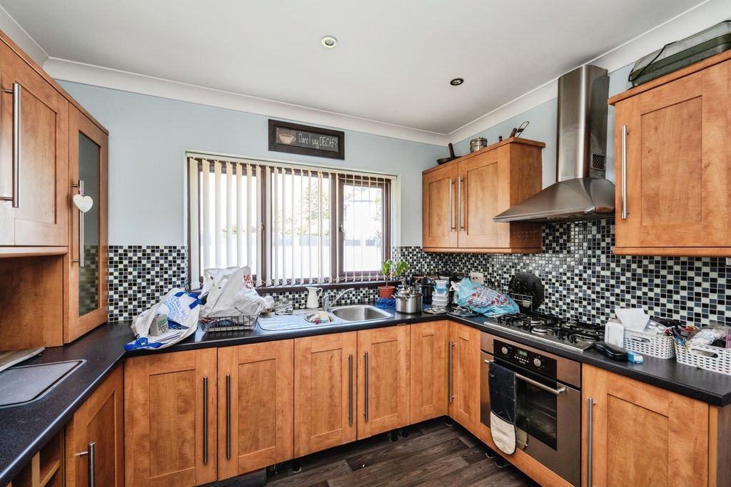 Property photo 3 of 20 Pbox-Img.Jpg