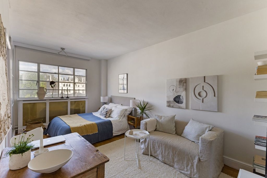 Property photo 1 of 15 Reception/Bedroom