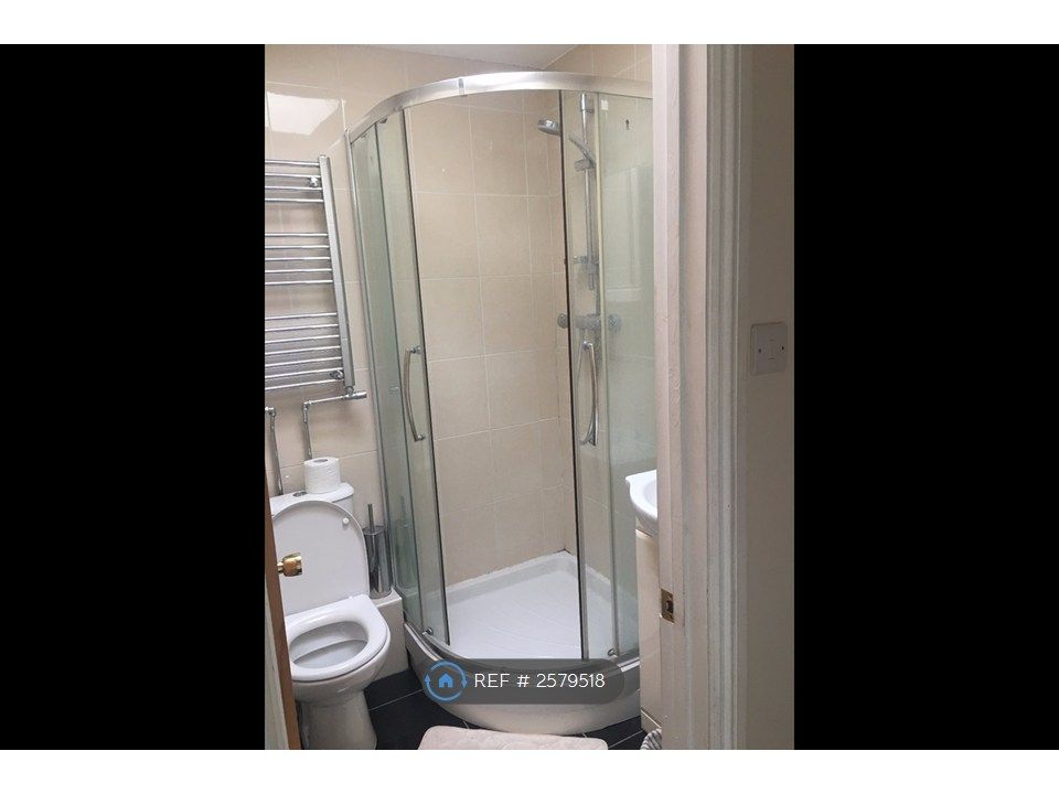 Property photo 3 of 4 Bathroom