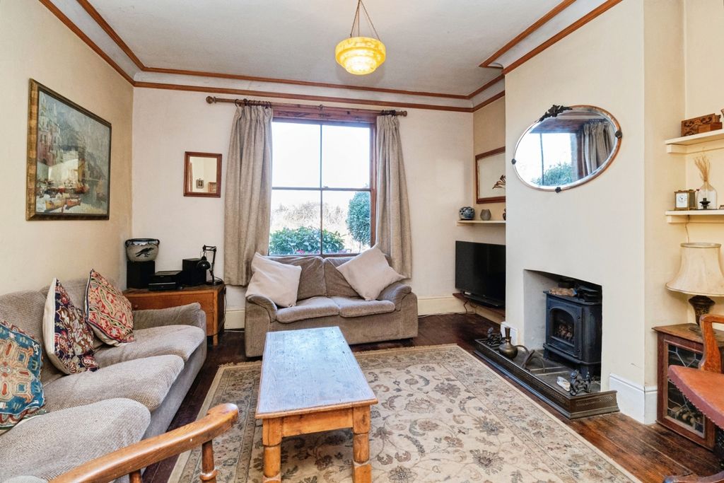 Property photo 2 of 20 Living Room