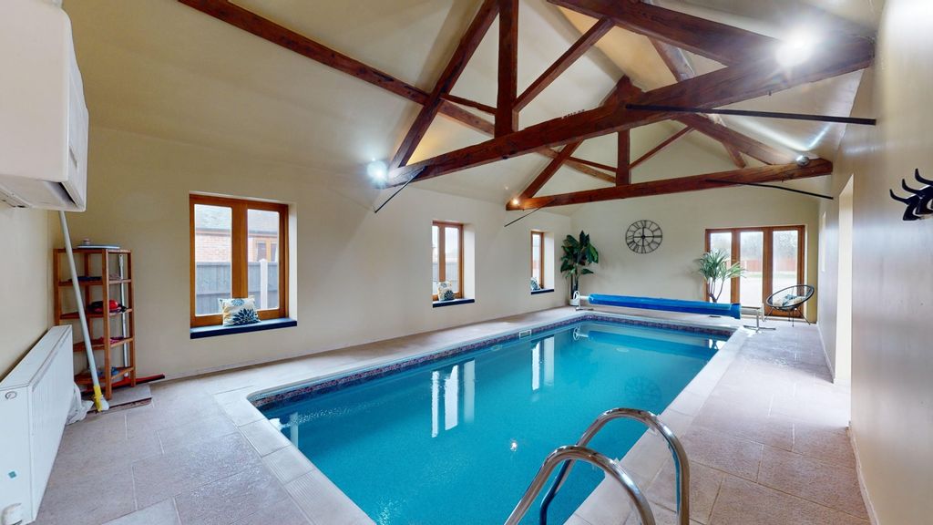 Property photo 3 of 50 3890395