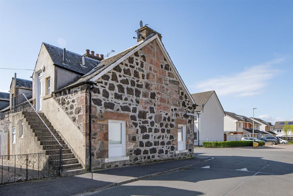 Property photo 1 of 14 External