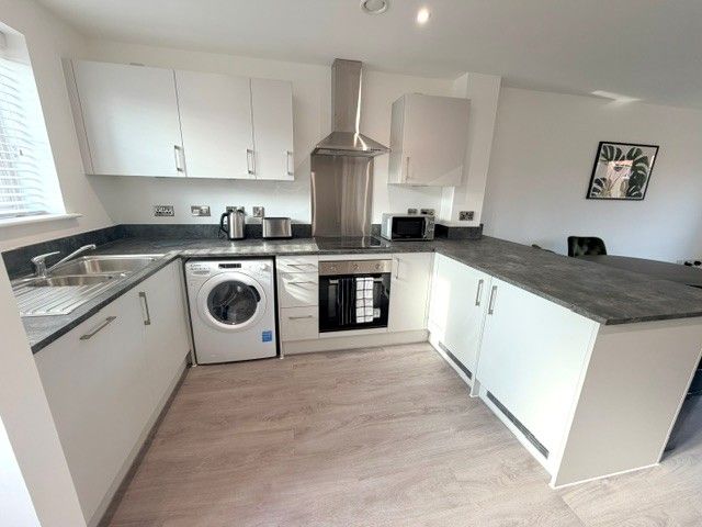 Property photo 2 of 9 Kitchen