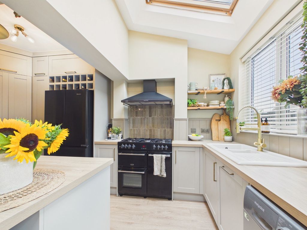 Property photo 3 of 27 5379458
