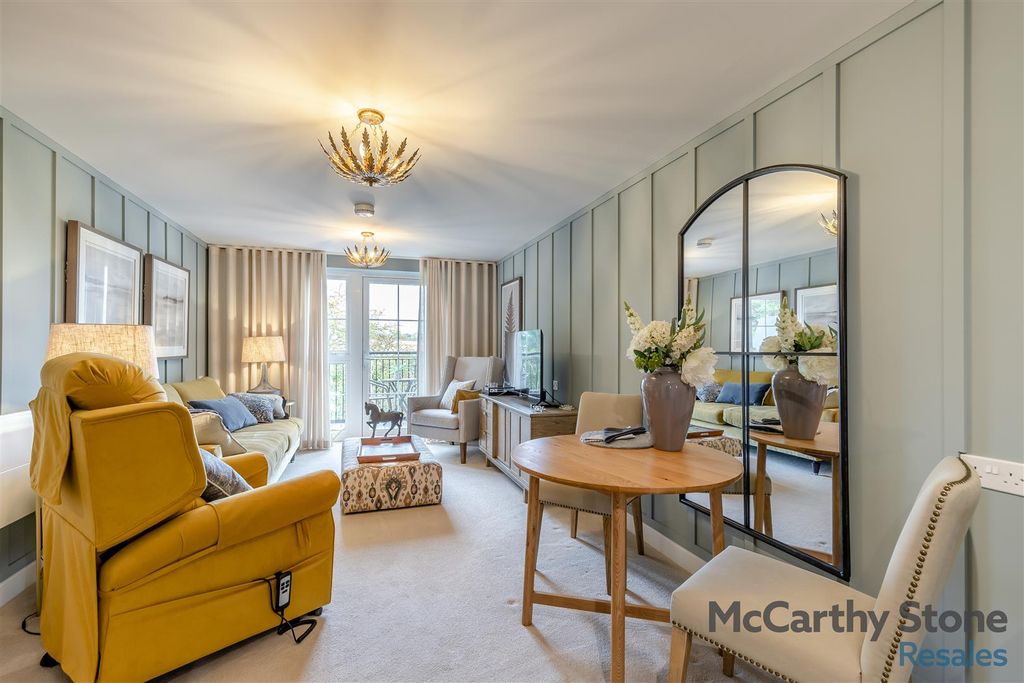 Property photo 2 of 25 8665910-Interior06.Jpg