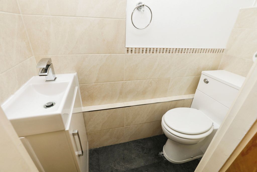 Property photo 3 of 15 Downstairs Cloakroom