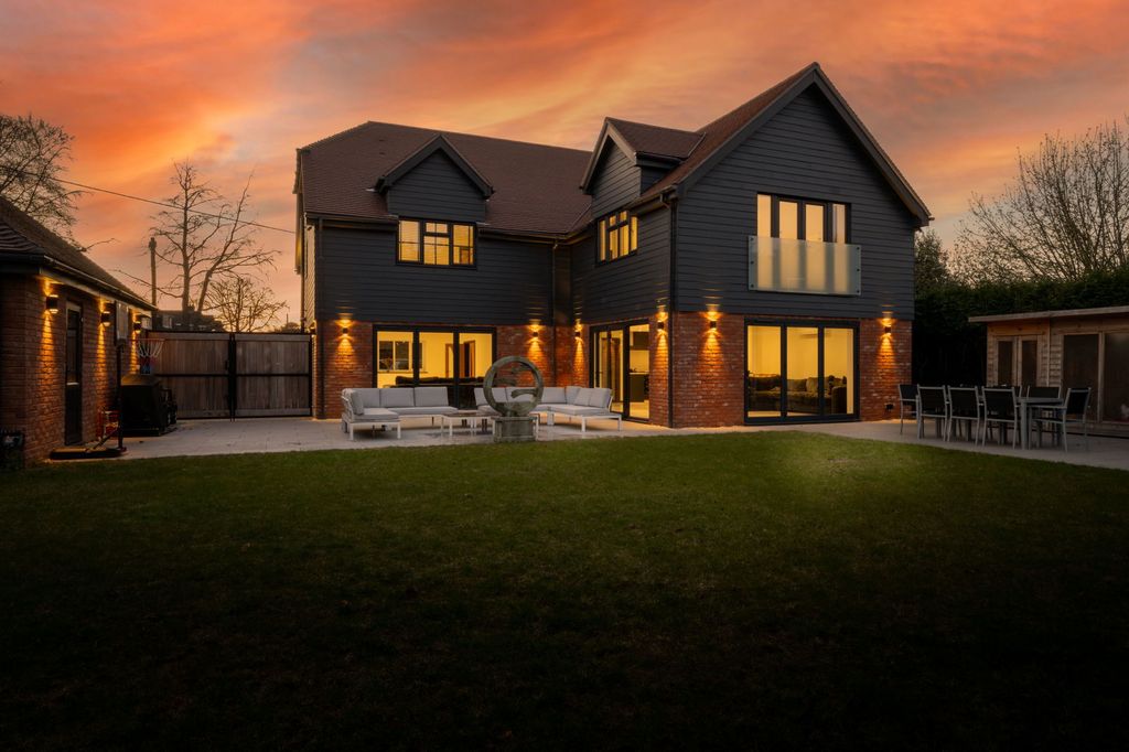 Property photo 1 of 46