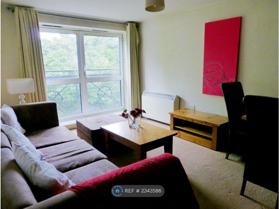 Property photo 1 of 7 Living Room