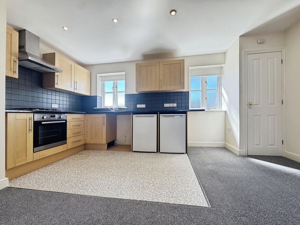 Property photo 2 of 7 Kitchen