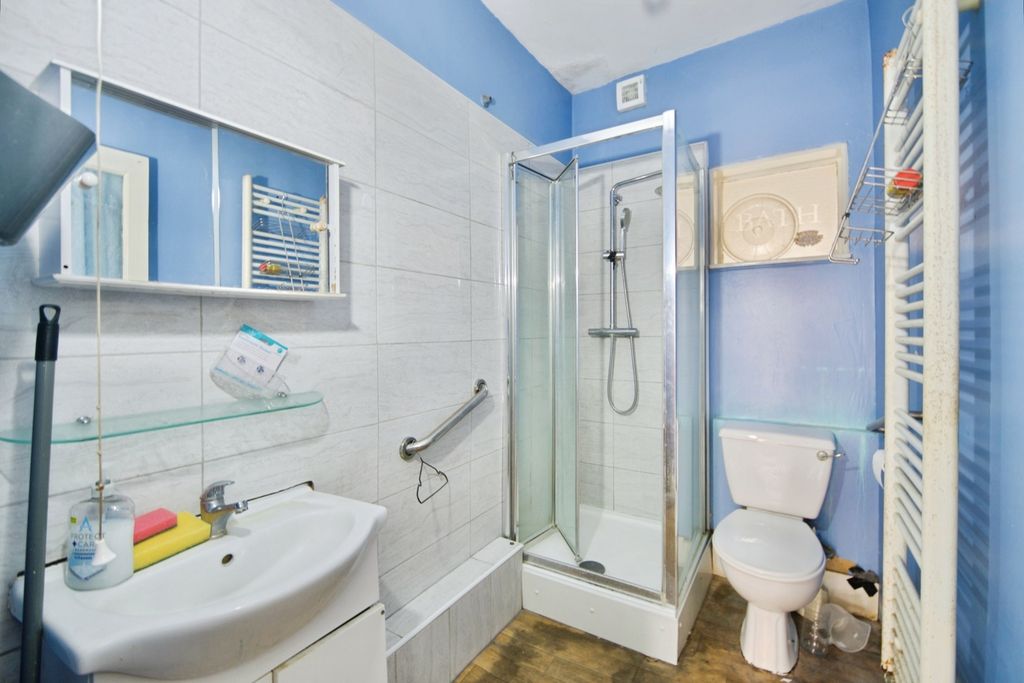 Property photo 3 of 8 Pbox-Img.Jpg