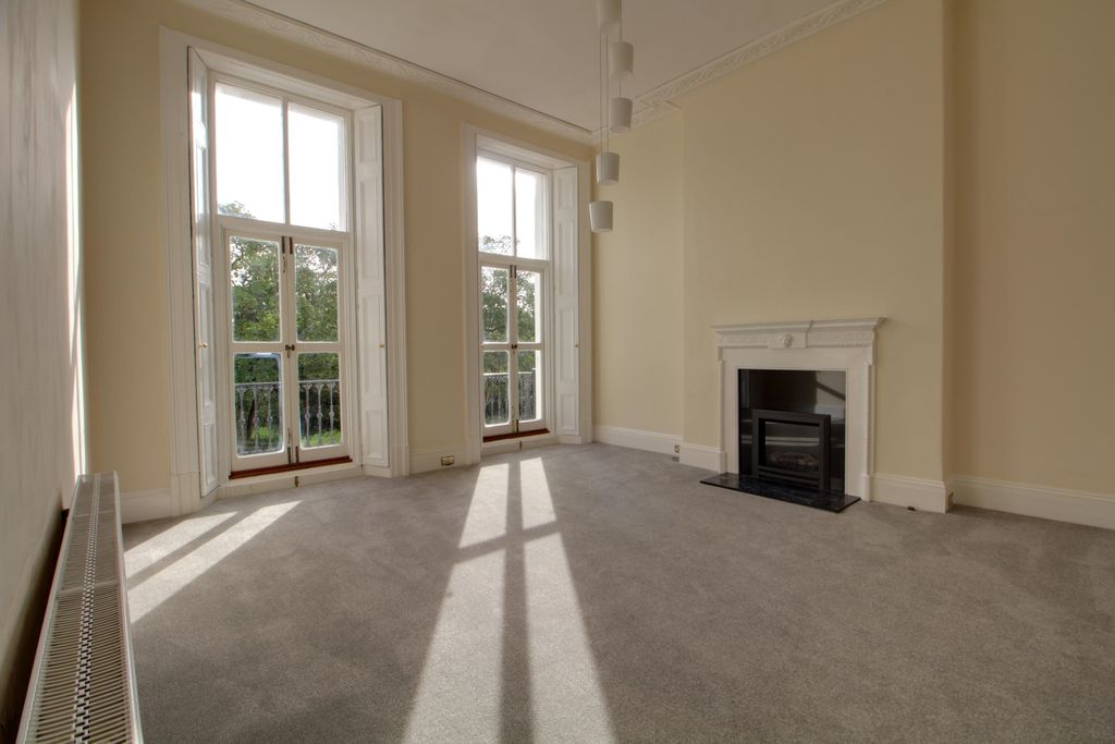Property photo 2 of 15 Living Room@