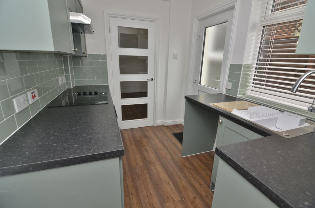 Property photo 2 of 13 Kitchen 2