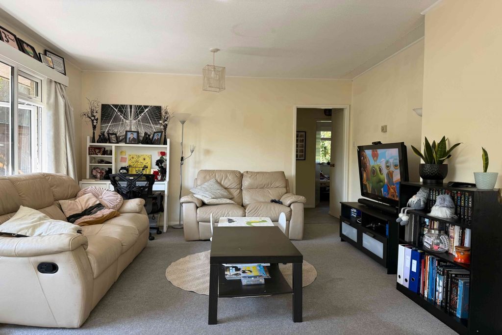 Property photo 3 of 10 Living Room