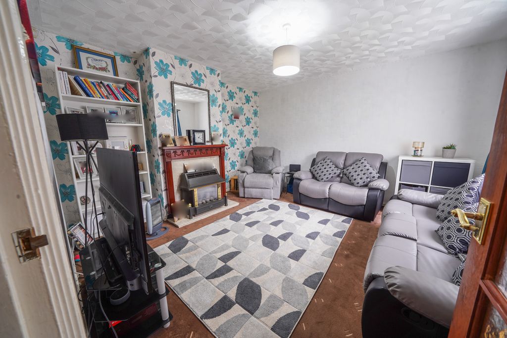 Property photo 3 of 25 Dsc07947