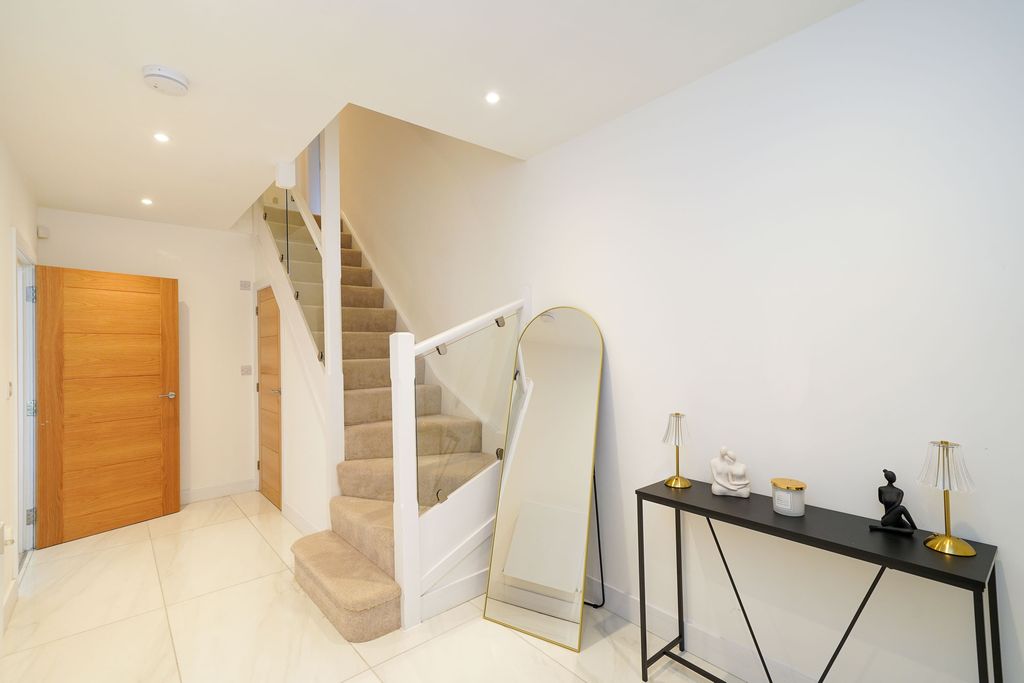 Property photo 2 of 12 Photo