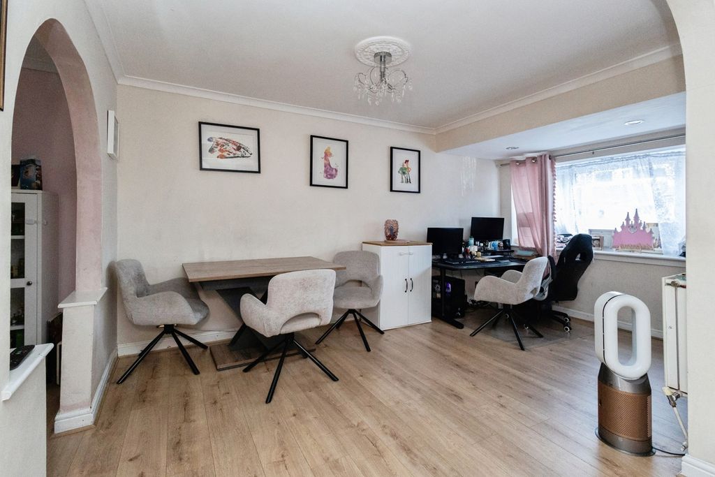 Property photo 2 of 19 Pbox-Img.Jpg