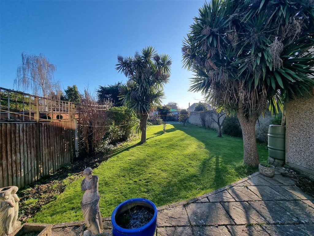 Property photo 1 of 18 Garden