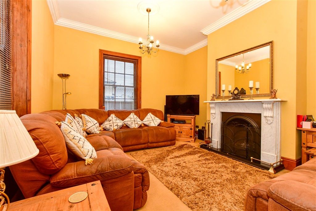 Property photo 3 of 13 Sitting Room