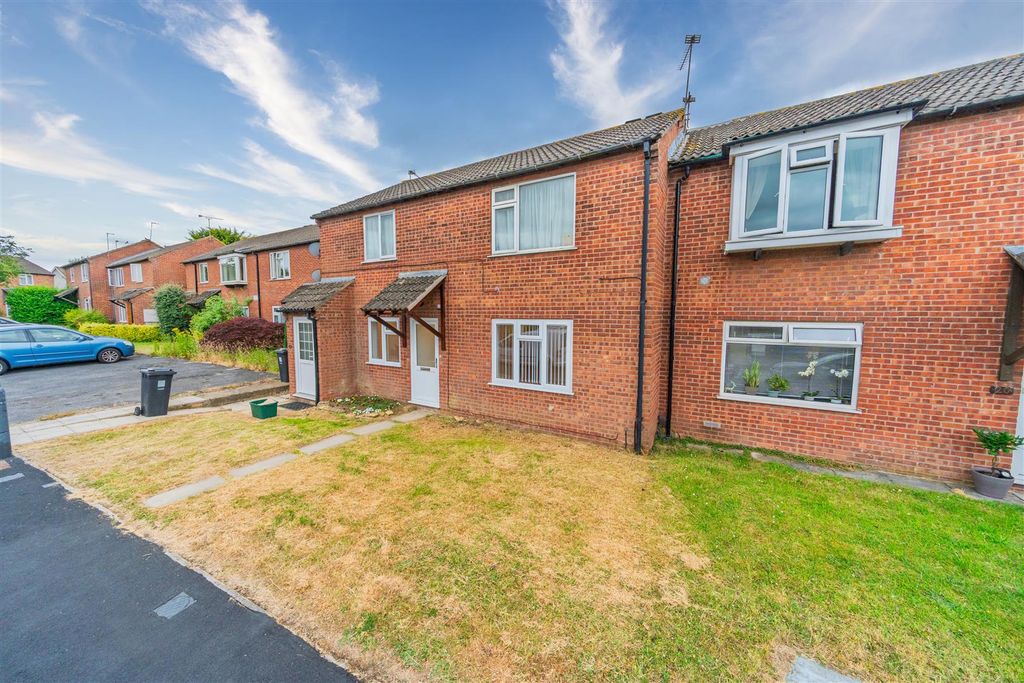 Property photo 1 of 16 24 Gatcombe Drive Stoke Gifford Bs34 8Nx Raw -Exte