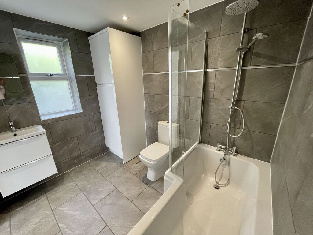 Property photo 2 of 9 Photo 9