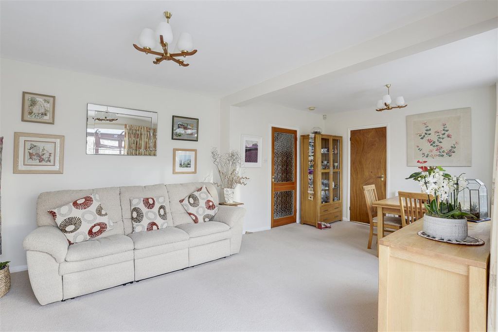 Property photo 3 of 27 315.Jpg