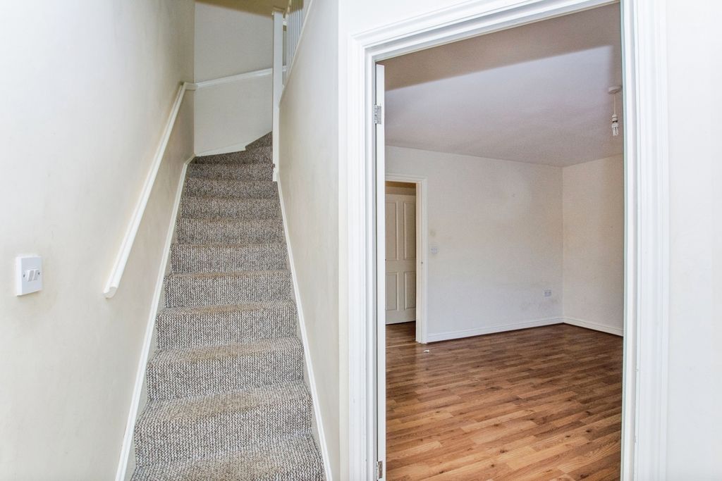 Property photo 2 of 15 Pbox-Img.Jpg