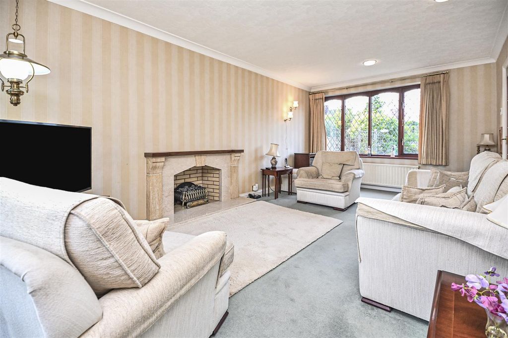 Property photo 3 of 42 3 Oakwood Drive Lounge (1).Jpg