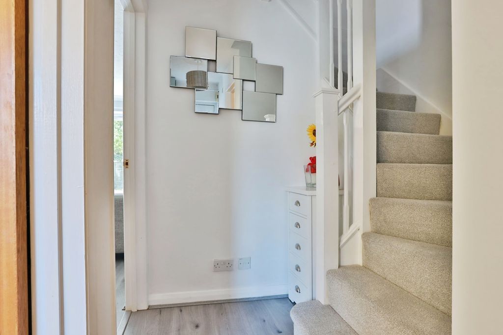 Property photo 2 of 18 Pbox-Img.Jpg