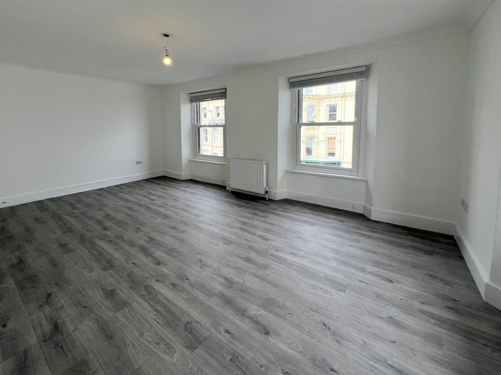 Additional image 10 of 3 bed flat to rentFlat 3, Samuel Webbs, Marina Road, Douglas IM1