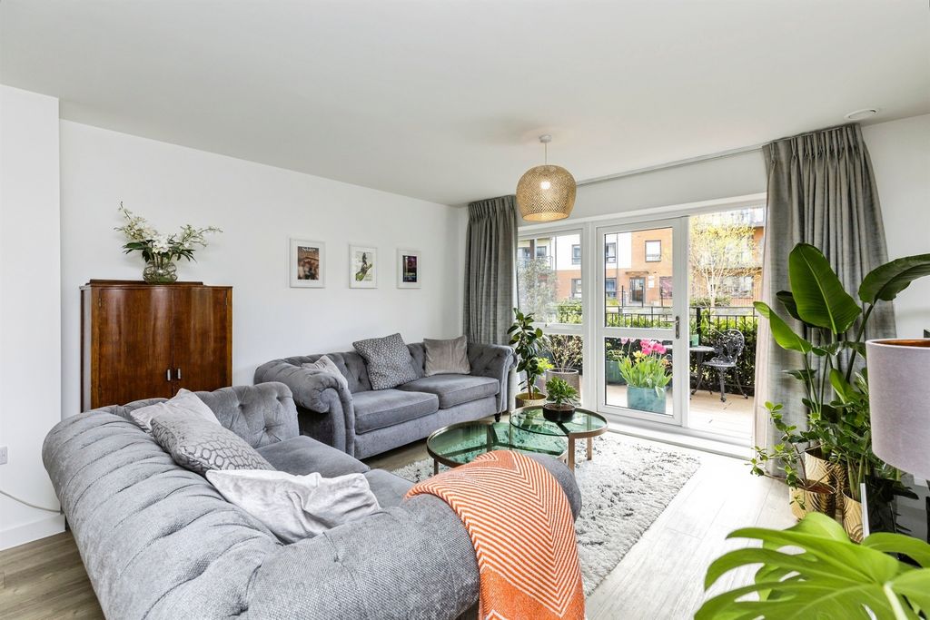 Property photo 3 of 14