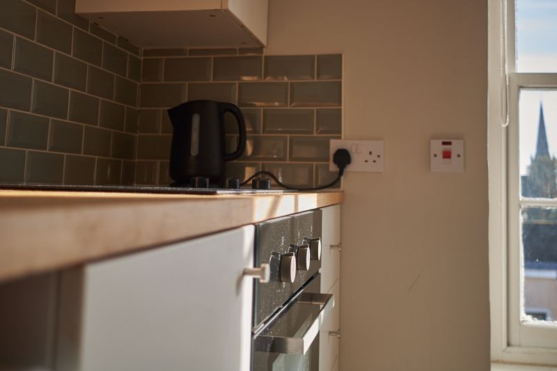 Property photo 3 of 10 Kitchen