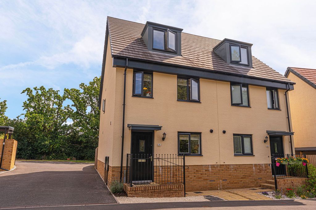 Property photo 1 of 37