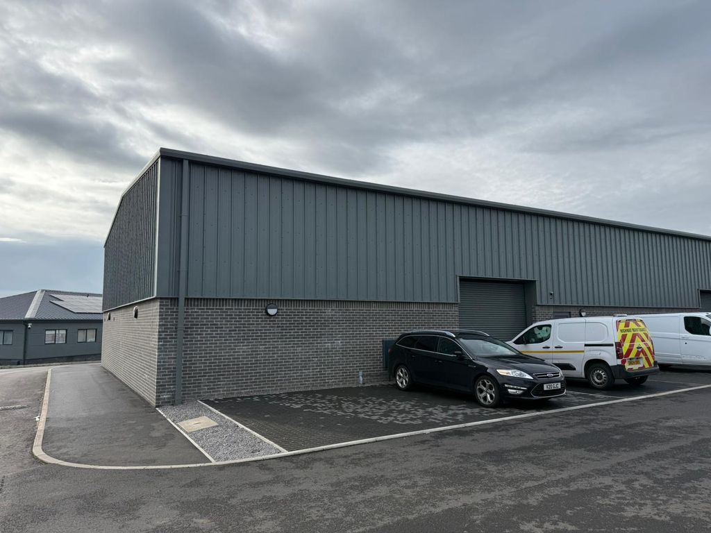 Property photo 1 of 5