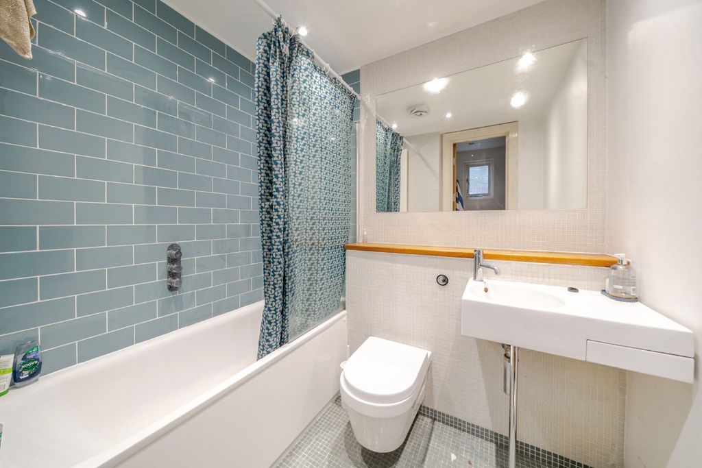 Property photo 3 of 16 Picture No. 23