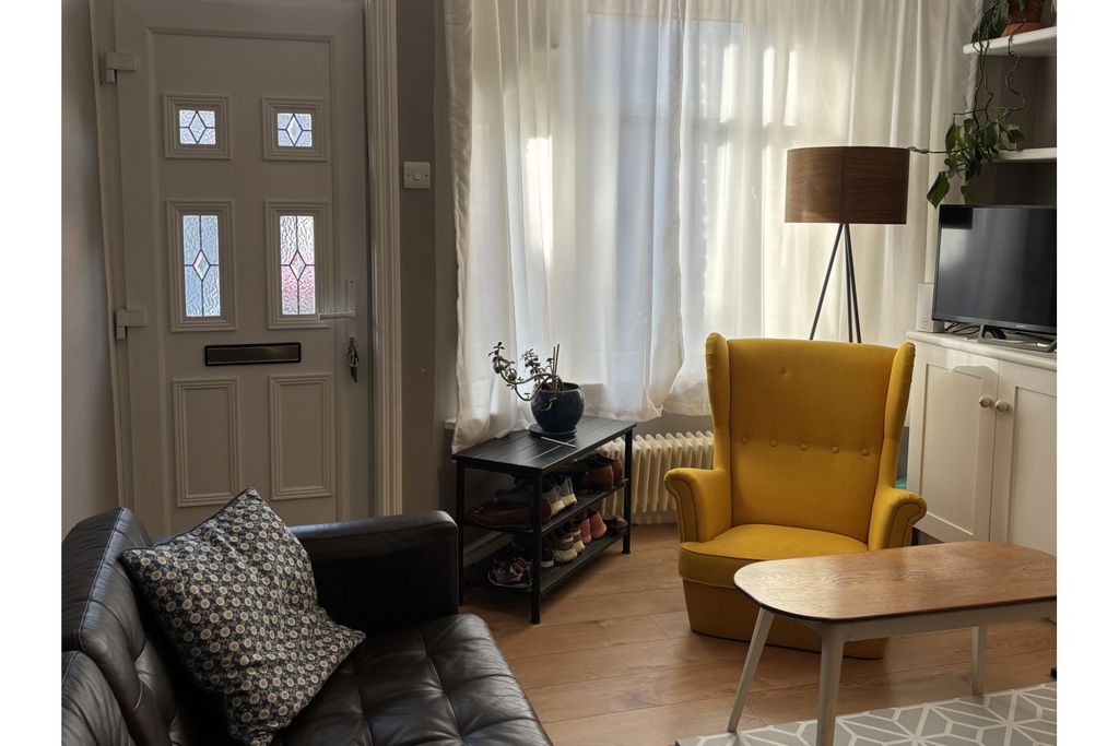 Property photo 2 of 11