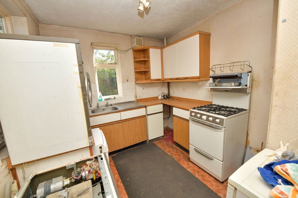 Property photo 3 of 19