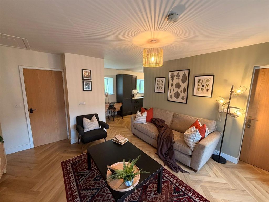 Property photo 3 of 12 9.Jpg