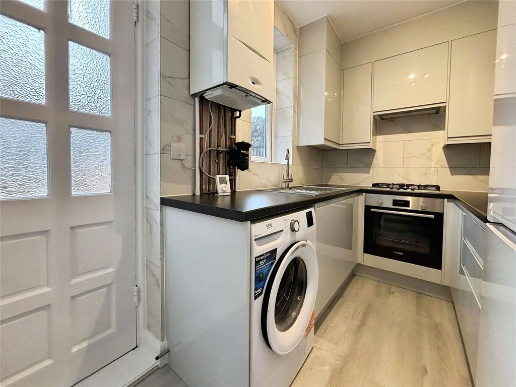 Property photo 3 of 12 Kitchen