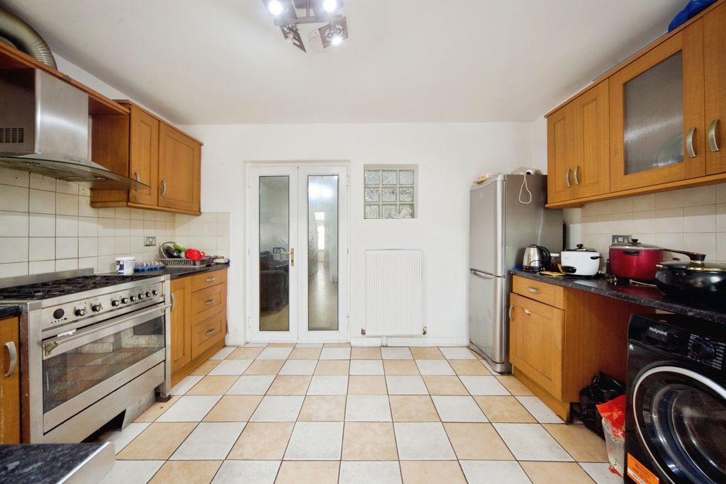Property photo 3 of 15 Photo