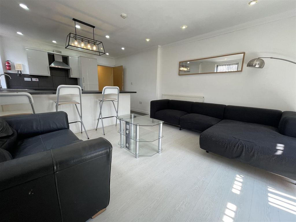 Property photo 2 of 13 Img_8615.Jpg