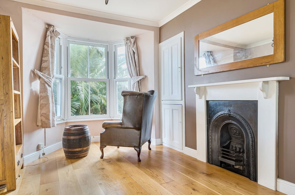 Property photo 3 of 22 1374785-8-690F55B...