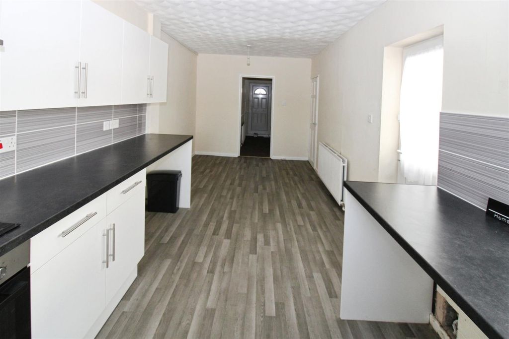 Property photo 3 of 13 Breakfast Kitchen