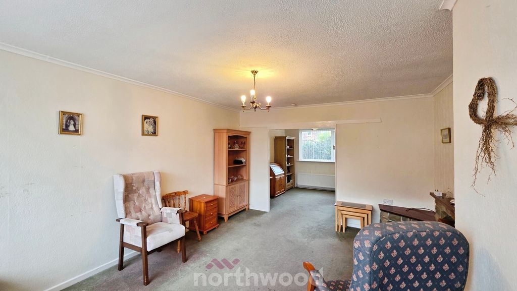 Property photo 2 of 27