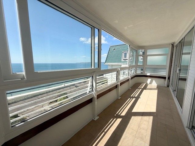 Property photo 2 of 17 Balcony