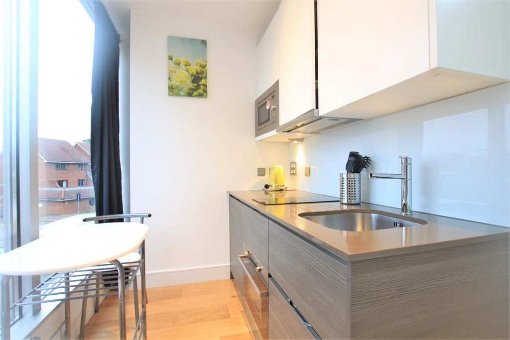 Property photo 1 of 6 Kitchen