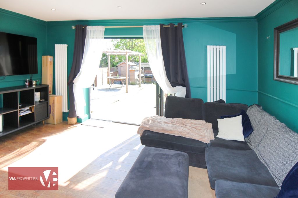 Property photo 3 of 10 Photo 11